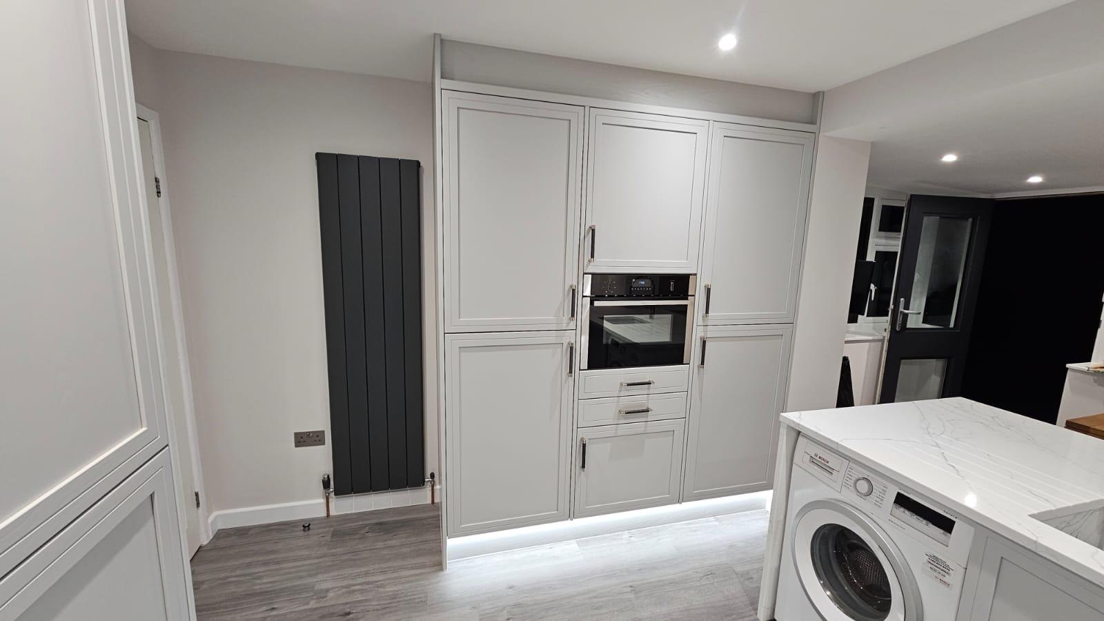 Traditional Light Grey Kitchen c/w Integrated Appliances & Quartz Worktops